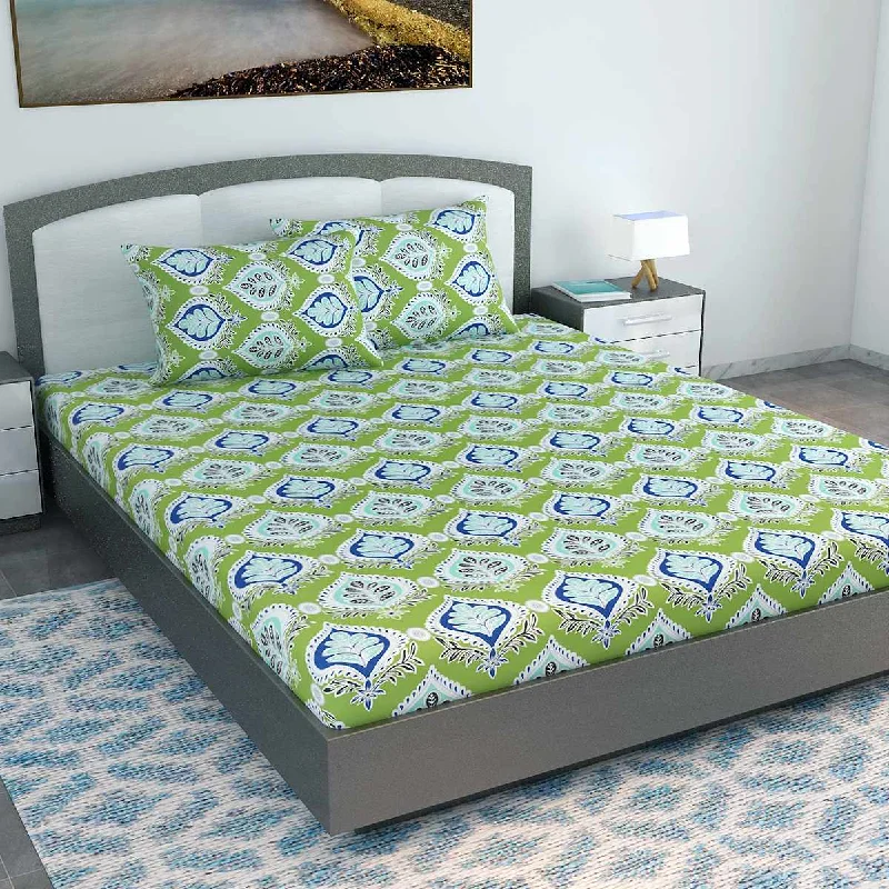 Wrinkle - Free Polyester Sheets for a Low - Maintenance BedDamask Motif Bedsheet For King Size Bed