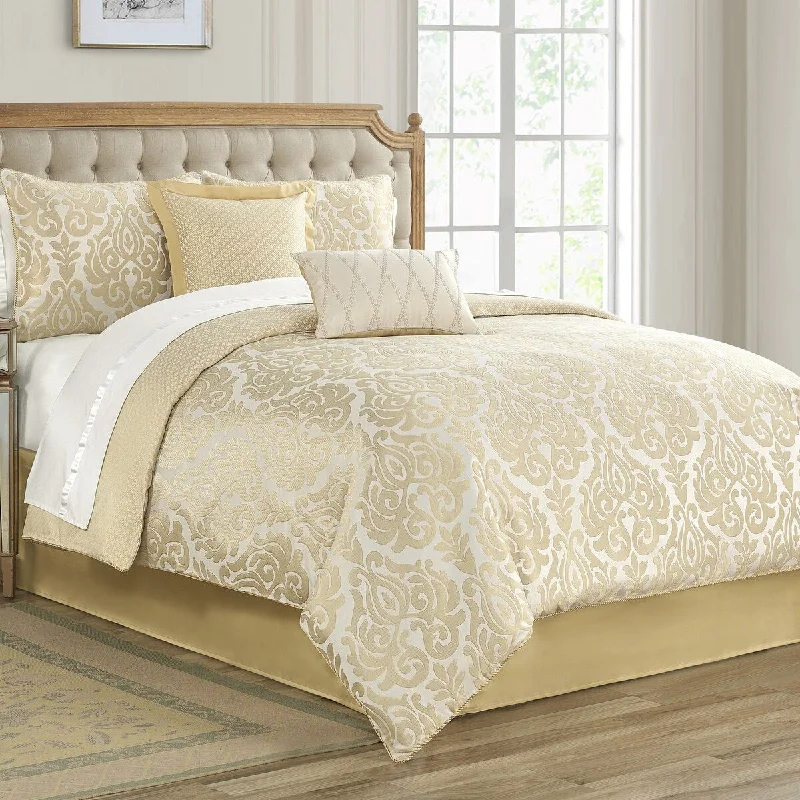 Down - filled comforters for supreme warmth and lightnessBastia 4PC Comforter Set