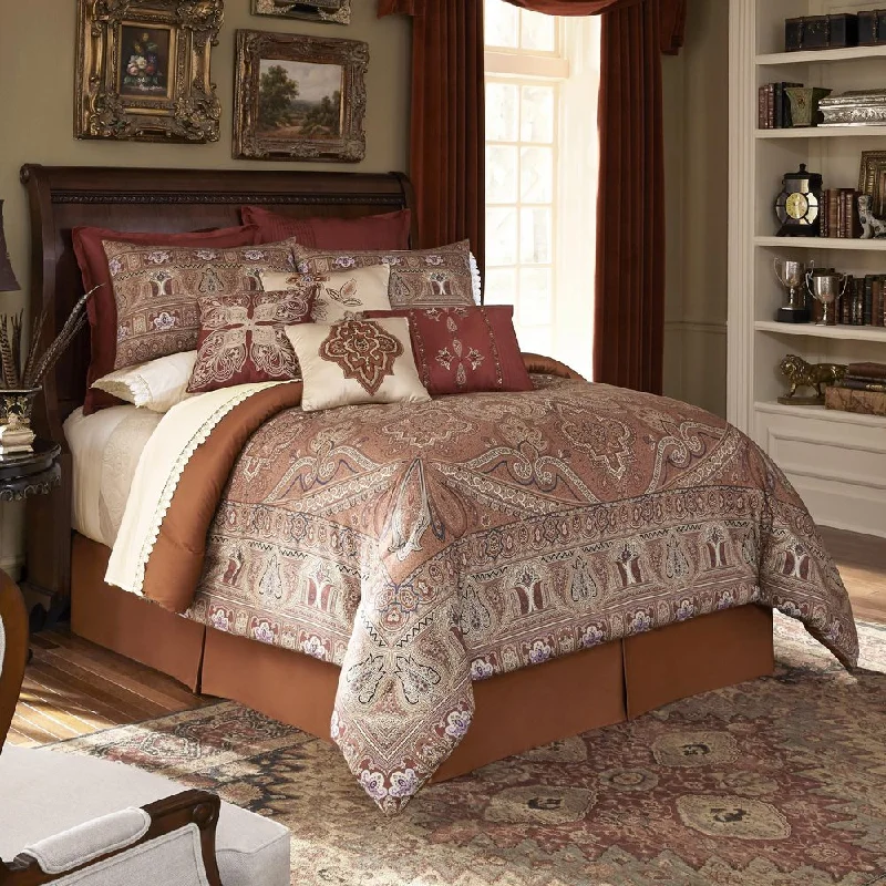 Full - size comforters suitable for full - sized beds in guest rooms or small bedroomsDownton Abbey Grantham 4-piece Comforter Set