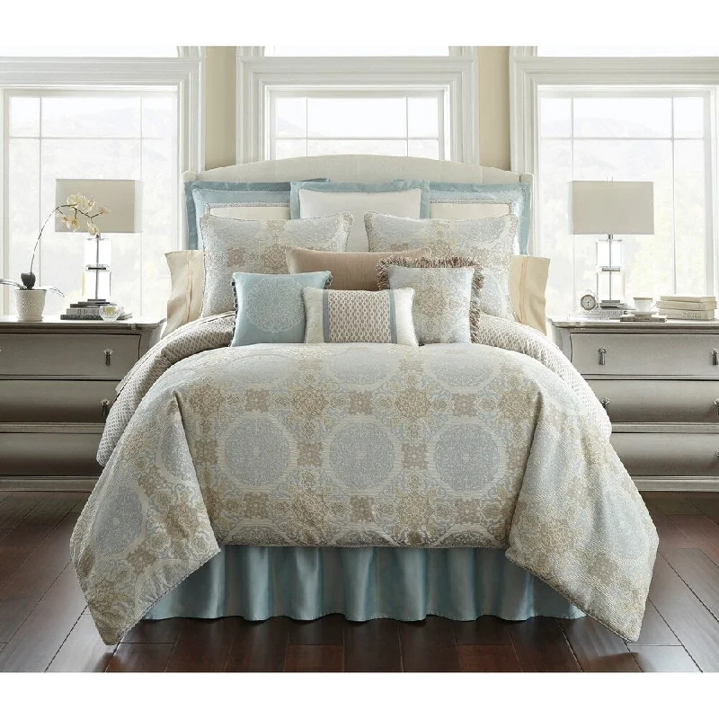 Goose down comforters known for their superior quality and insulationJonet Reversible 4 Piece Comforter Set