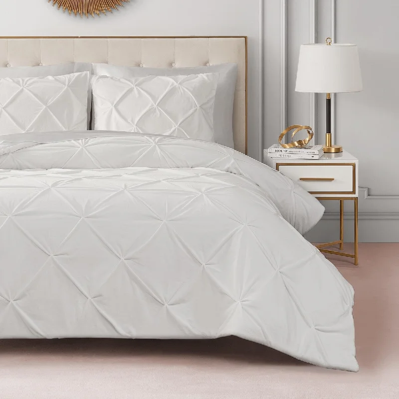 Duck down comforters with a softer feel and good warmth retentionJuicy Couture Kiss Pleat Plush Comforter Sets