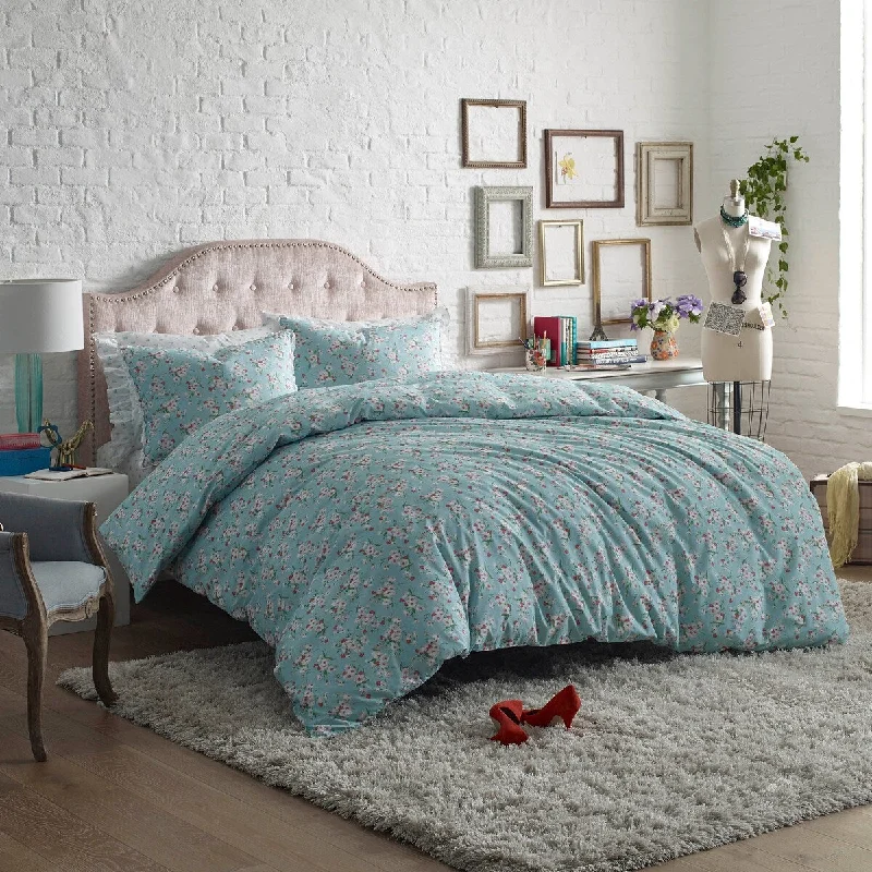 Down - filled comforters for supreme warmth and lightnessLady Pepperell King Brigitte Floral Comforter Set