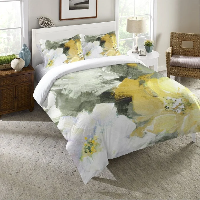 Bamboo - fiber - filled comforters with antibacterial and breathable qualitiesLaural Home Brushed Floral Pickings Comforter