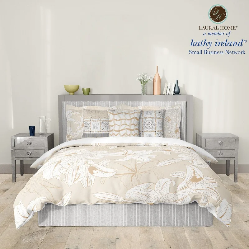 Latex - filled comforters with a bouncy texture and good supportLaural Home kathy ireland® Small Business Network Member Peaceful Elegance Lily Queen Comforter - Full - Queen