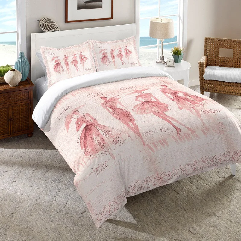 Queen - size comforters for standard queen - sized mattressesLaural Home Pink Fashion Divas Comforter