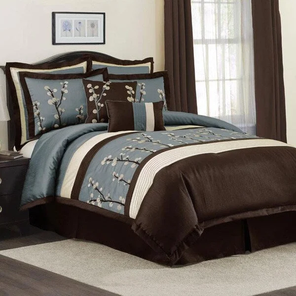 Duck down comforters with a softer feel and good warmth retentionLush Decor Blue Cocoa Flower 8-piece Comforter Set