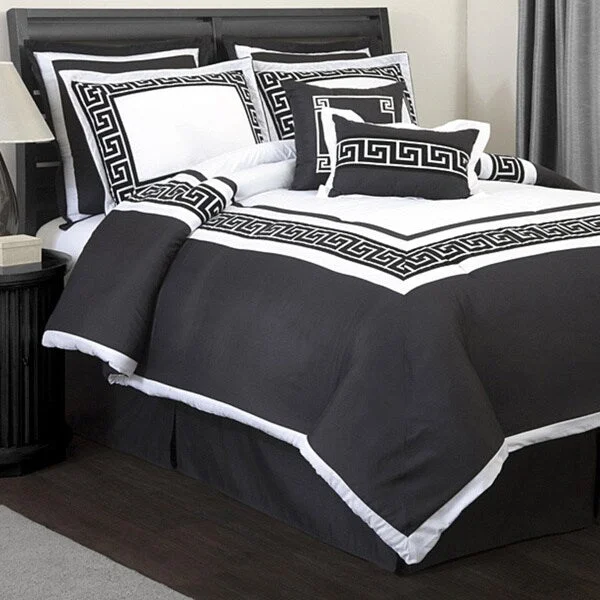 Full - size comforters suitable for full - sized beds in guest rooms or small bedroomsLush Decor Metropolitan White/ Black 8-piece Queen-size Comforter Set - White/Black