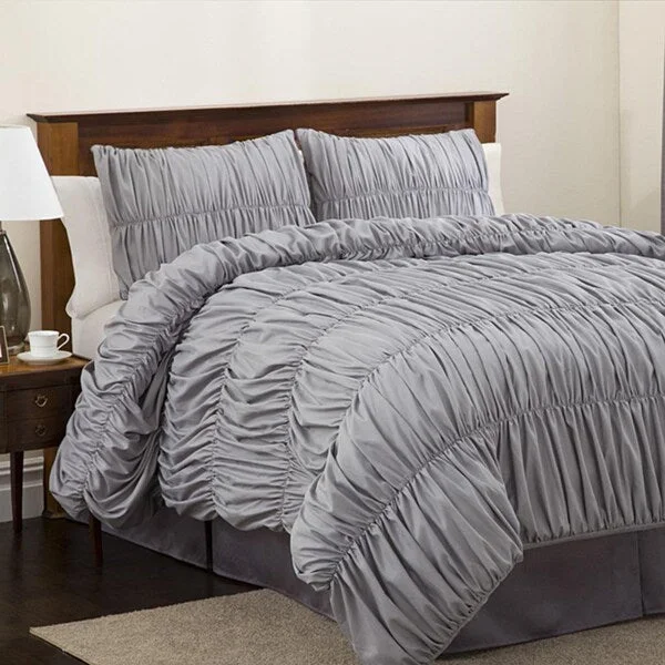 Full - size comforters suitable for full - sized beds in guest rooms or small bedroomsLush Decor Silver Venetian 4-piece Full-size Comforter Set