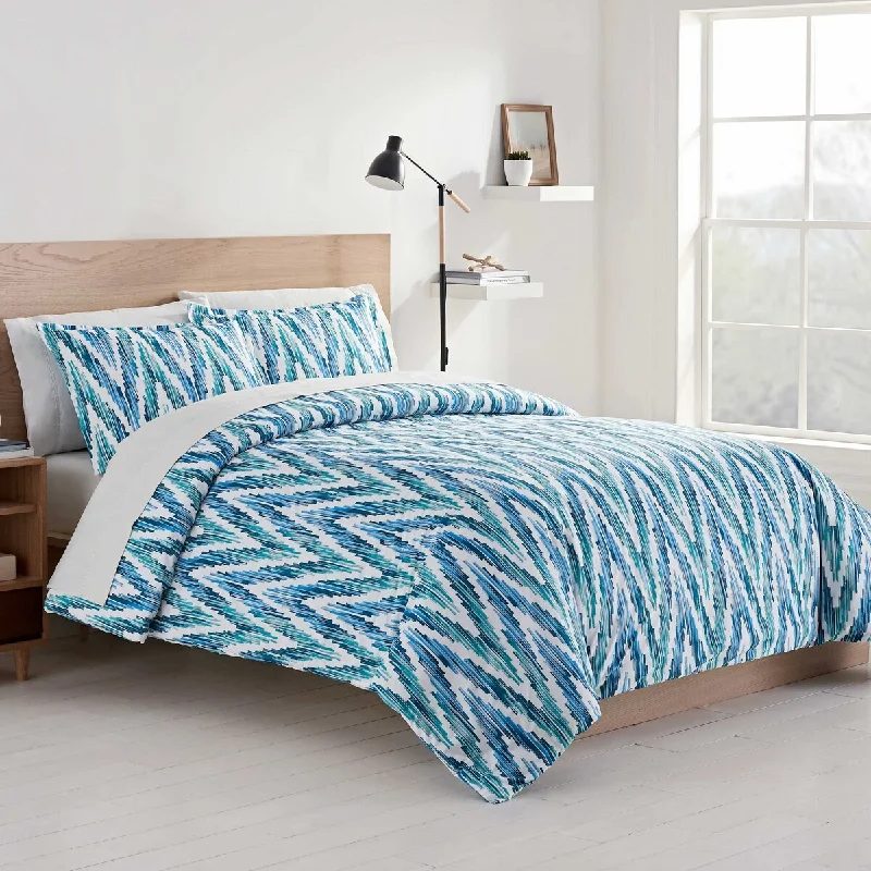 Silk - filled comforters for a luxurious and smooth touchMartex® Color Solutions Watercolor Chevron Comforter Set