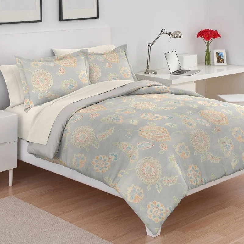 Latex - filled comforters with a bouncy texture and good supportMartex Farrah Gray Cotton Comforter Set