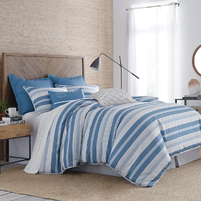 Silk - filled comforters for a luxurious and smooth touchSouthern Tide Skipper Stripe Blue Comforter Set